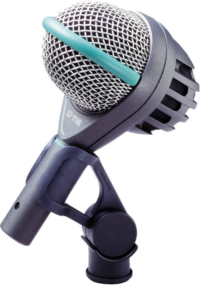 AKG d112